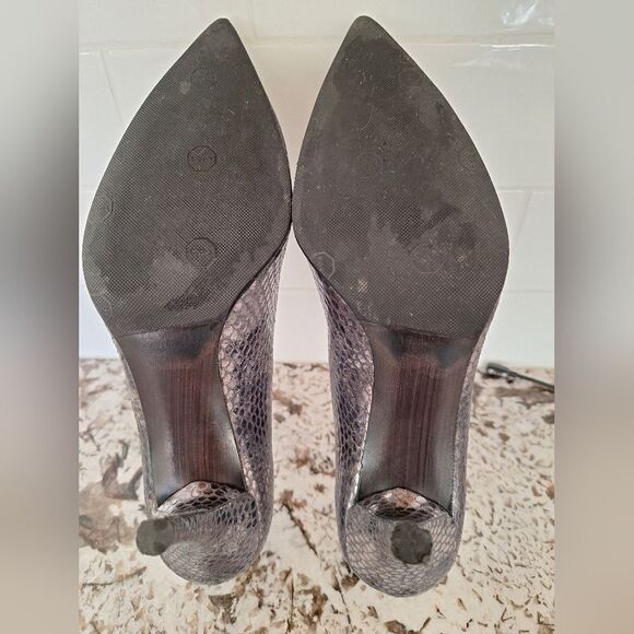 Stuart Weitzman gray silver snake print leather heels flats size 7 - Picture 9 of 11